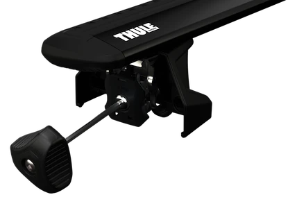 Barres de toit Thule avec EVO WingBar Black Chevrolet Combo 4-dr Fourgon avec des points fixes 12-18