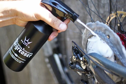 Produit dégraissant PEATY'S  Foaming Drivetrain Degreaser 500 ml