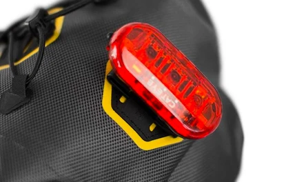 Sac suspendu au tube supérieur du cadre Apidura  Expedition saddle pack 9l