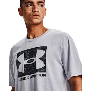 T-shirt pour homme Under Armour   ABC CAMO BOXED LOGO SS-GRY